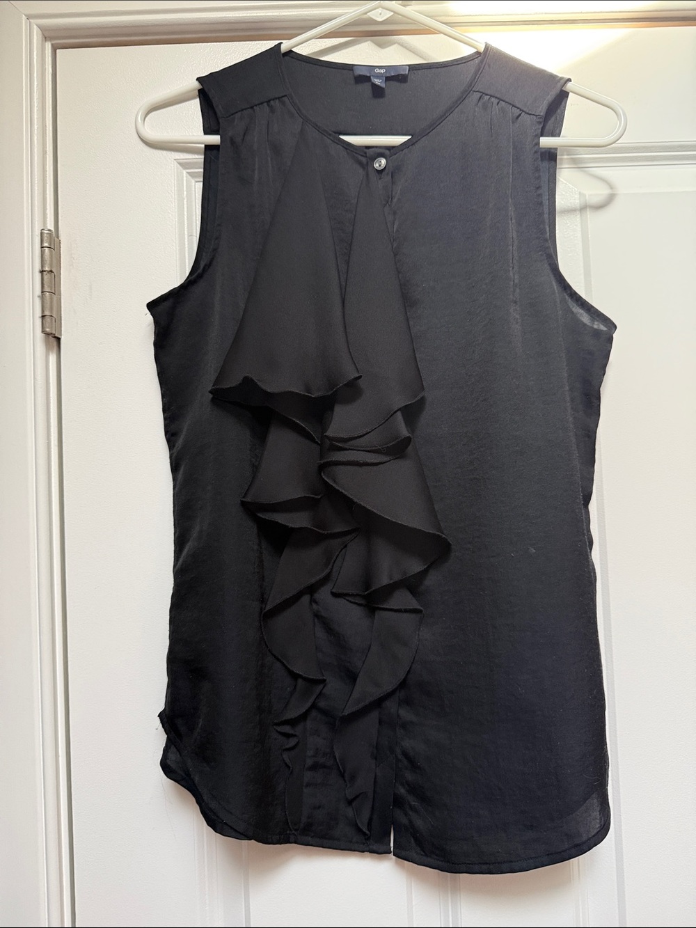 GAP Black Sleeveless Ruffle Front Tank